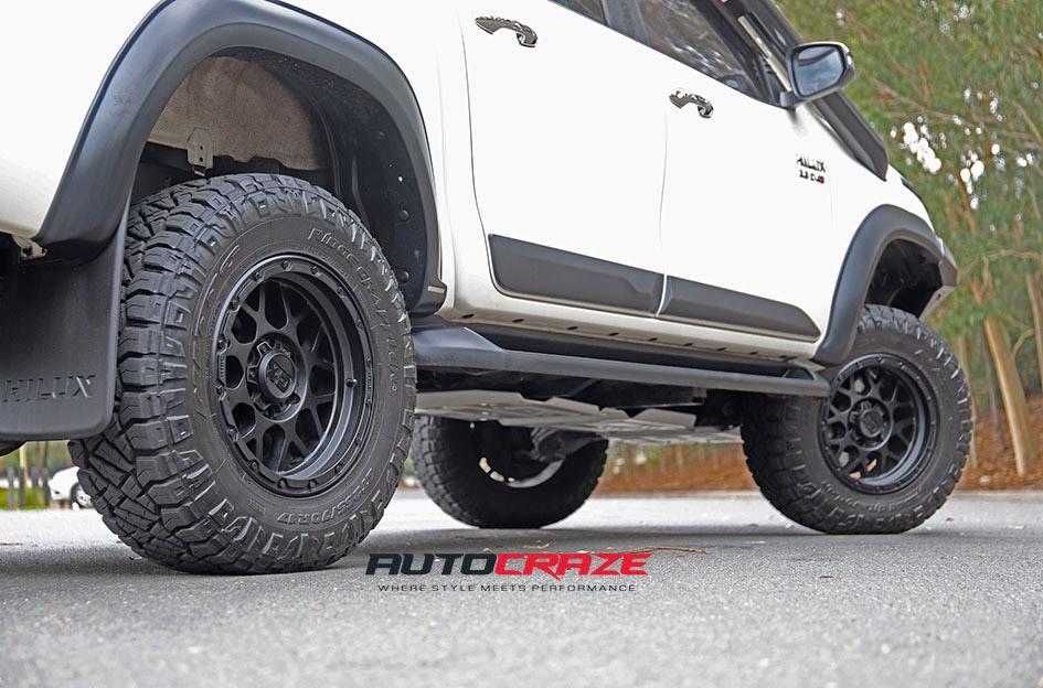 TOYOTA HILUX N80 4WD GRENADE OR MATTE BLACK
